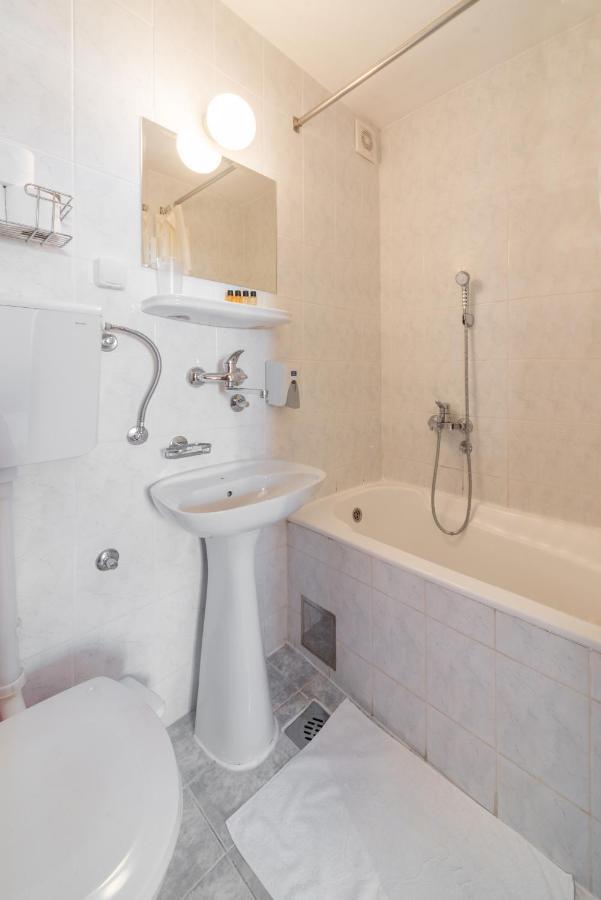 R Club Apartments Old Town Budva Exteriér fotografie